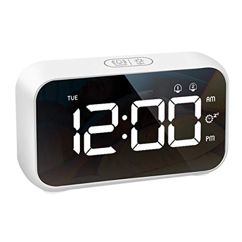 LATEC Reloj Despertador Digital, Despertador Alarma Dual Digital con Temporizador de Siesta, 4 Brillo, 8 Volume Ajustable Función Snooze, Puerto de Carga USB 12/24 H Reloj Alarma para Dormitorio