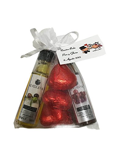 Regalo para bodas con miniaturas de Aceite de Oliva y Vinagre de Jerez D.O. con bombones corazón de chocolate en bolsa de organza (Pack 24 ud)