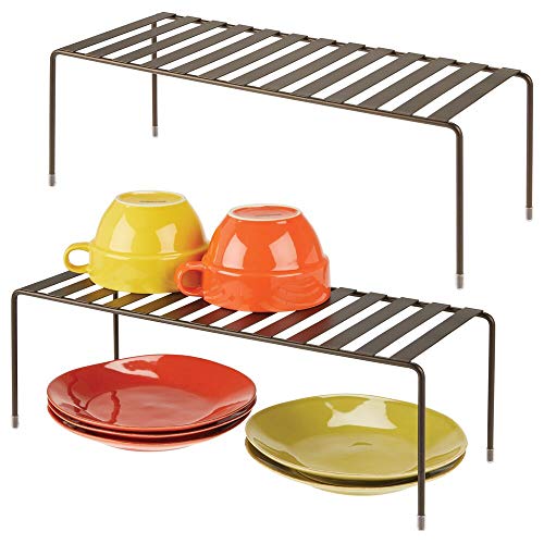 mDesign Juego de 2 estantes de cocina – Soportes para platos independientes de metal – Organizadores de armarios extragrandes para tazas, platos, alimentos, etc. – color bronce
