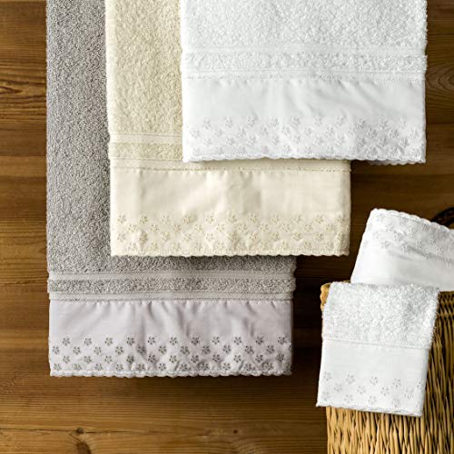 Barceló Hogar - Pack Juego de 3 Toallas de Rizo 100% Algodón. Lavabo, Bidé y Baño. Modelo Isabel con Aplique Bordado, Color- Gris Perla Barceló Hogar - Pack Juego de 3 Toallas de Rizo 100% Algodón. Lavabo, Bidé y Baño. Modelo Isabel con Aplique Bordado, Color- Gris Perla