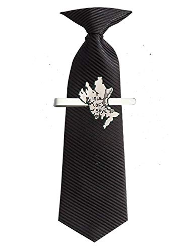 R220 Isla de Skye hecho de fino peltre inglés moderno en un clip de corbata (lide) publicado por US Gifts for All 2016 de Derbyshire UK R220 Isla de Skye hecho de fino peltre inglés moderno en un clip de corbata (lide) publicado por US Gifts for All 2016 de Derbyshire UK
