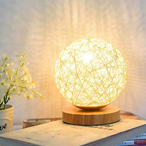 AEUWIER Lámpara de mesa de madera, lámpara de luz nocturna LED con bola esférica de mimbre tejida a mano y cargador USB para dormitorio, sala de estar, sala de café, habitación de bebé (dorado)