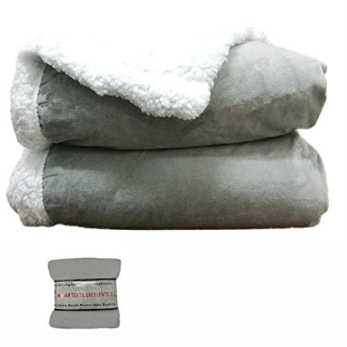 HTE Manta de Doble Cara para sofá y Cama de Tela Sherpa y Microfibra Caliente y Suave (Gris, 130 x 160 cm)
