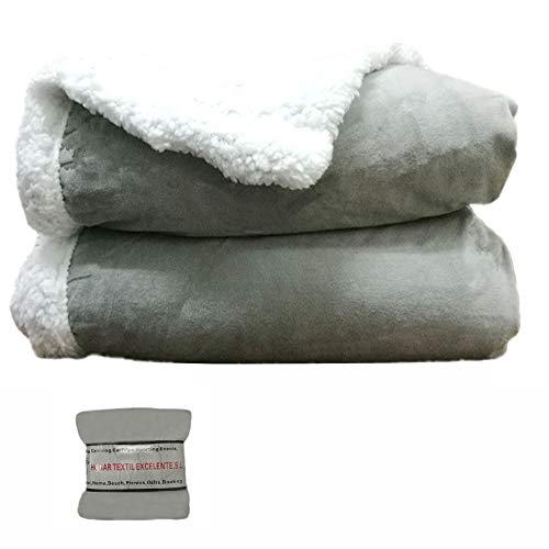 HTE Manta de Doble Cara para sofá y Cama de Tela Sherpa y Microfibra Caliente y Suave (Gris, 130 x 160 cm) HTE Manta de Doble Cara para sofá y Cama de Tela Sherpa y Microfibra Caliente y Suave (Gris, 130 x 160 cm)
