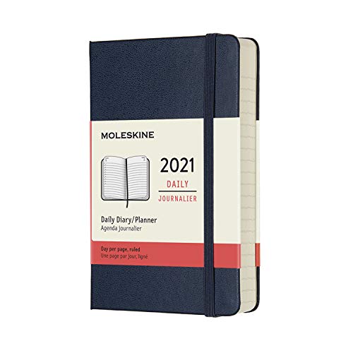 Moleskine - Agenda Diaria 2021 de 12 Meses con Tapa Dura y Cierre Elástico, Tamaño de Bolsillo de 9 x 14 cm, Color Azul Zafiro, 400 Páginas Moleskine - Agenda Diaria 2021 de 12 Meses con Tapa Dura y Cierre Elástico, Tamaño de Bolsillo de 9 x 14 cm, Color Azul Zafiro, 400 Páginas