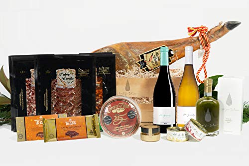 Cesta Gourmet: Paleta de Cebo de Campo 50% Raza Ibérica elaborado y curado en Guijuelo (Salamanca) - Queso Cremosito del Zújar con el premio al mejor queso de España - Vino Tinto Pedro del Páramo. Cesta Gourmet: Paleta de Cebo de Campo 50% Raza Ibérica elaborado y curado en Guijuelo (Salamanca) - Queso Cremosito del Zújar con el premio al mejor queso de España - Vino Tinto Pedro del Páramo.
