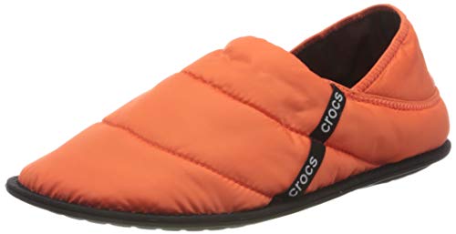 Crocs Neo Puff Slipper, Pantuflas Unisex Adulto, Mandarina, 42-43