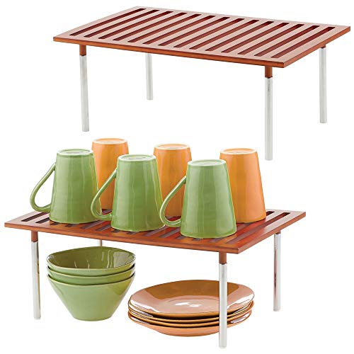 mDesign Juego de 2 estanterías de cocina – Prácticas baldas de madera de bambú y acero – Elegante organizador de armarios para ordenar despensas, encimeras y más – color cerezo