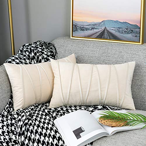 UPOPO Juego de 2 fundas de cojín de terciopelo, decorativas de un solo color, a rayas, para sofá, dormitorio, salón, con cremallera, 30 x 50 cm, color beige