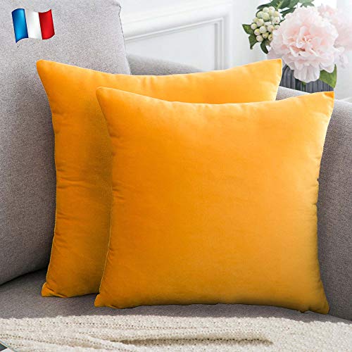 Douceur De Plumes Juego de 2 Fundas de cojín Amarilla Mostaza Naranja 45x45 Terciopelo Decorativo Liso, Suave y Moderna Funda de Almohada Cuadrada, decoración Sala, sofá (2 Amarilla Mostaza Naranja)