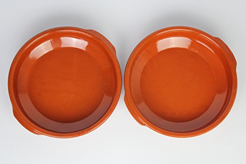 Cazuelas de barro con asas. 23,7 cm diámetro exterior, asas 25,4cm x 5,6 cm altura. Conjunto de 2 cazuelas. Hechas en España. Barro refractario.Nº4 Medidas interiores 21cm Cazuelas de barro con asas. 23,7 cm diámetro exterior, asas 25,4cm x 5,6 cm altura. Conjunto de 2 cazuelas. Hechas en España. Barro refractario.Nº4 Medidas interiores 21cm