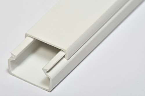 Canaleta de pared para cable eléctrico en color blanco. Medidas 2000 x 100 x 40 mm.