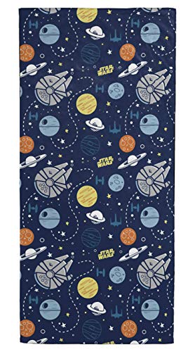 Jay Franco Star Wars Kids Bath/Pool/Beach Towel and Drawstring Backpack Set - Super Soft & Absorbent Fade Resistant Cotton Towel, Measures 28" x 58" (Official Star Wars Product)