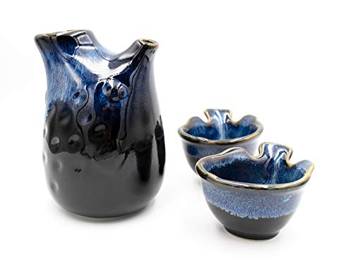 HANHAN Juego de sake japonés 1 + 2, juego de sake completo compuesto por 1 botella y 2 vasos de porcelana color azul/negro
