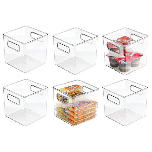mDesign Juego de 6 cajas organizadoras con asas – Organizador de frigorífico para almacenar alimentos – Contenedor de plástico sin BPA para los armarios de la cocina o la nevera – transparente
