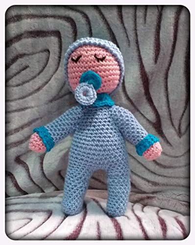 Peluche dormilón azul con chupete, especial bebés, de ganchillo-crochet. Hecho a mano. Técnica amigurumi. Artesanal. Magic Crafts. Personalizable.