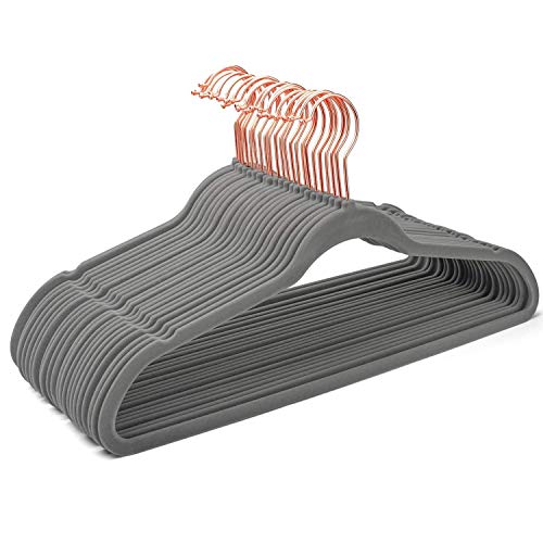 HOUSE DAY Perchas de Terciopelo Perchas de Terciopelo Antideslizantes -50 Paquete- Perchas de Traje de Terciopelo para Trabajo Pesado (Gris) HOUSE DAY Perchas de Terciopelo Perchas de Terciopelo Antideslizantes -50 Paquete- Perchas de Traje de Terciopelo para Trabajo Pesado (Gris)