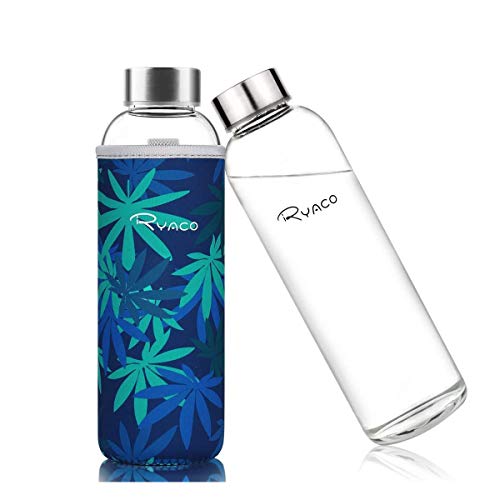 Ryaco Botella de Agua Cristal 550ml, Botella de Agua Reutilizable 18 oz, Sin BPA Antideslizante Protección Neopreno Llevar Manga y Cepillo de Esponja (550ml, Hoja Azul Oscuro)