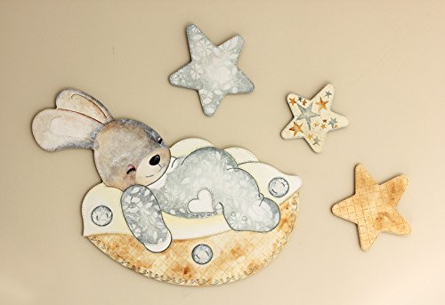 Silueta conejo tamaño grande con estrellas, para decoración de pared, en DM para pintar. Medidas conejo (ancho/alto): 51 * 37cm. Medidas estrellas (ancho/alto): 17 * 17 cm.