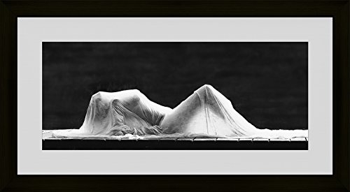 ARTESTOCK Fotografía Blanco y Negro con Marco y Cristal. Medida Exterior 111 x 61cm