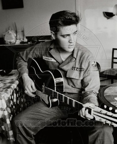 Elvis Presley - Foto brillante oficial de 20 x 25 cm (con chaqueta del ejército de Estados Unidos). Elvis Presley - Foto brillante oficial de 20 x 25 cm (con chaqueta del ejército de Estados Unidos).