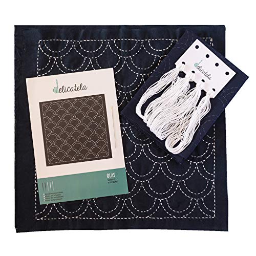 Sashiko | Kit de bordado Japonés | Tela de 68cm x 34cm pre-estampada (30cm x 30cm) | Hilo natural especial para Sashiko | Aguja larga | Instrucciones de bordado | de Delicatela (Índigo (Olas))