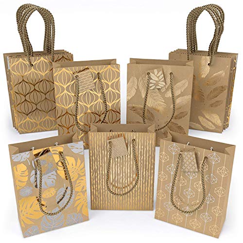 Arteza Bolsas de regalo | 24 x 17.8 x 8.6 cm | 15 bolsas surtidas | 5 diseños originales de láminas metálicas | 3 bolsas de cada diseño | Papel kraft | para regalos de cumpleaños y de boda Arteza Bolsas de regalo | 24 x 17.8 x 8.6 cm | 15 bolsas surtidas | 5 diseños originales de láminas metálicas | 3 bolsas de cada diseño | Papel kraft | para regalos de cumpleaños y de boda