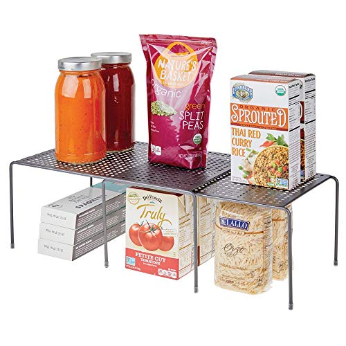 mDesign Estantería de cocina para armarios de cocina – Práctica estantería metálica para crear más espacio de almacenaje para la vajilla – Baldas de cocina extensibles – gris