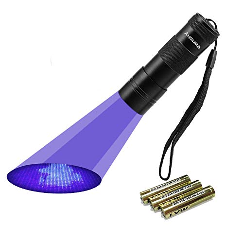 Vansky® Mascotas orina Ultra Violeta Detector perro / gato Quitamanchas fluorescente agentes blanqueadores Detector UV de luz negra de la linterna, Encontrar manchas secas en alfombras, tapetes, cortinas y telas. 3 pilas AAA incluidas y Inserted Vansky® Mascotas orina Ultra Violeta Detector perro / gato Quitamanchas fluorescente agentes blanqueadores Detector UV de luz negra de la linterna, Encontrar manchas secas en alfombras, tapetes, cortinas y telas. 3 pilas AAA incluidas y Inserted