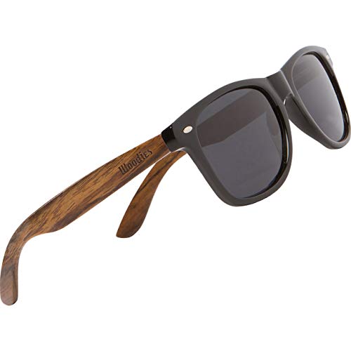 Woodies Gafas de Sol Polarizadas Negras de Madera para Hombre y Mujer Lentes Oscuros con Protección UV y Patillas de Nogal Auténtico | Estilo Vintage - Wayfarer | Accesorios con Estuche y Más
