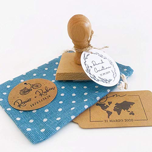 MONAMÍ - Sello personalizado para boda. Mango de madera y sello de 45 mm.