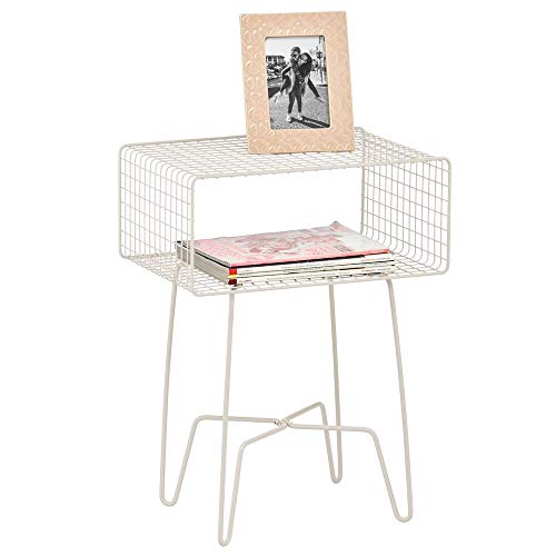mDesign Mesita auxiliar de metal pequeña – Elegante mesa auxiliar vintage para el salón o el dormitorio – Mesa de centro con moderno diseño de horquilla – crema