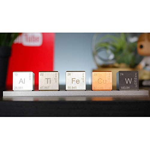 Conjunto de 5 cubos (26mm) y base, grabados a láser: wolframio (W) 205g, titanio (Ti) 72g, cobre (Cu) 150g, aluminio (Al) 50g y hierro (Fe) 200g Conjunto de 5 cubos (26mm) y base, grabados a láser: wolframio (W) 205g, titanio (Ti) 72g, cobre (Cu) 150g, aluminio (Al) 50g y hierro (Fe) 200g