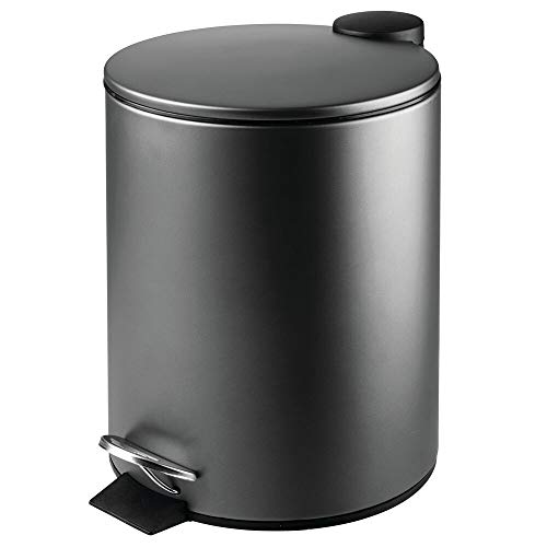 mDesign Papelera de baño Redonda – Cubo metálico de 5 litros con Pedal, tapadera y Cubo Interior de plástico – Elegante contenedor de residuos de Acero para baño, Cocina y Oficina – Negro