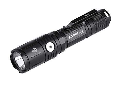 Soonfire MX Series Tactical Flashlight 1060 Lumens Incorporado en un puerto micro-USB de carga rápida 5 brillo Cree LED Linterna a prueba de agua, 18650 Batería y funda incluidas (Negro)