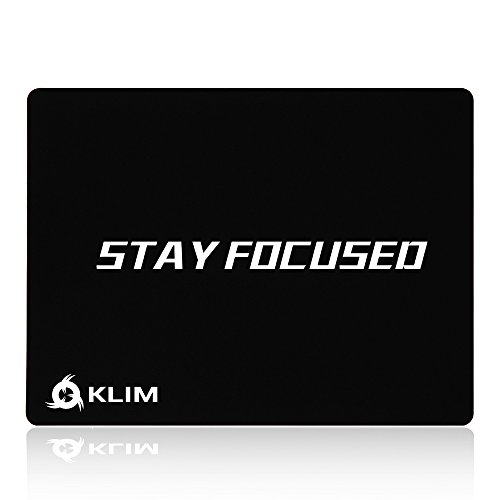 KLIM Stay Focused Alfombrilla de ratón Antideslizante – Extremadamente Suave - Durable – Precisión Juegos - 32 x 27 x 0,3cm 2021 Versión