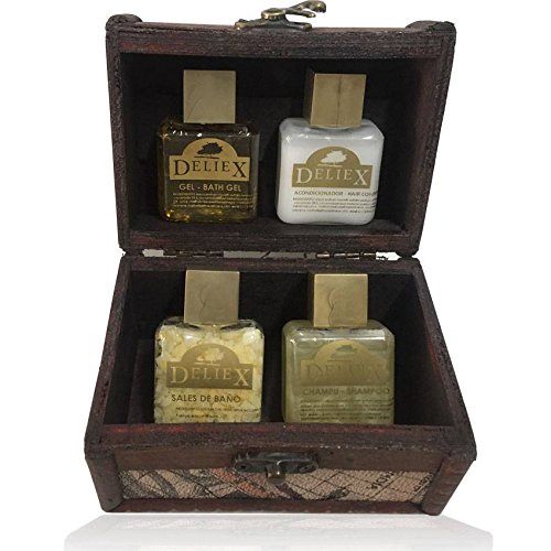 Regalo de baúl cosmética de madera y decoración de mapas con gel de baño, acondicionador, champú y sales de baño (Pack 24 ud)