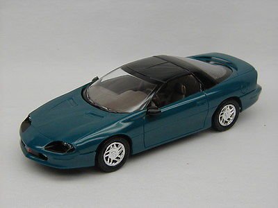 #8959 Ertl/AMT 1994 Camaro Z28,MediumTeal Blue Metallic 1/25 Plastic Promo,Fully Assembled by Camaro Z28