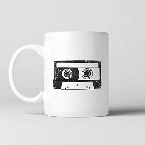 Taza de café con cinta de cassette, taza de cerámica, taza de chocolate caliente, caldo, cerámica, té, retro, años noventa, vintage, música, vieja escuela, rock n roll, analógica, taza de café de cerá