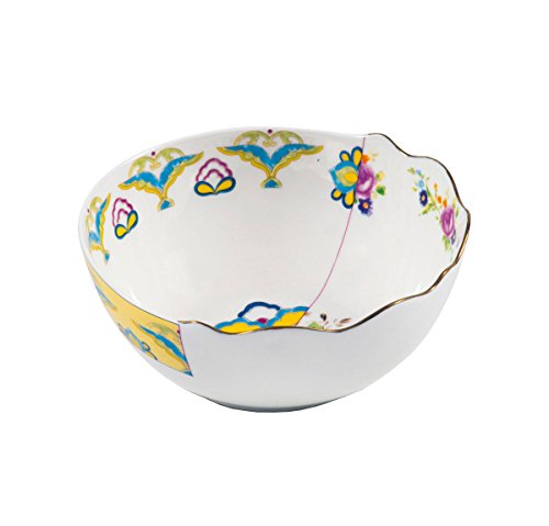 Cuenco de porcelana de 17,5 cm de diámetro y 7,5 cm de altura. Cuenco de porcelana de 17,5 cm de diámetro y 7,5 cm de altura.